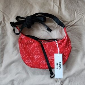 NWT BAGGU Sm Crescent in Miffy